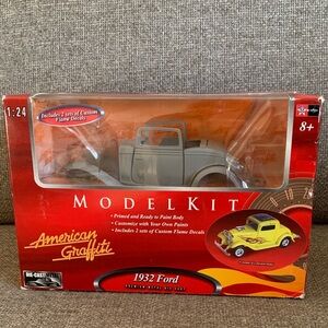 American Graffiti Motormax 1932 Ford 1:24 Model Car Kit New